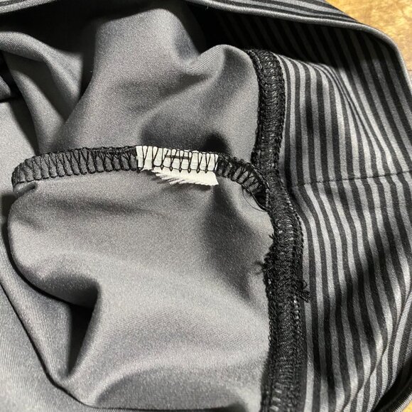 NEW R.O.W. Men's Quarter-Zip Performance Wear Pullover - Picture 4 of 4